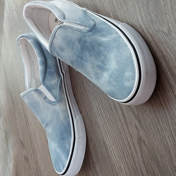 No Boundaries memory foam slip on shoes 9 1/2 blue white black trim - Picture 2 of 12